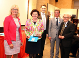 Irene Träxler, Preisträgerin Dr. Birgit Seelbinder, Landrat Thomas Ebeling, Staatssekretär Bernd Sibler, Hans Eibauer